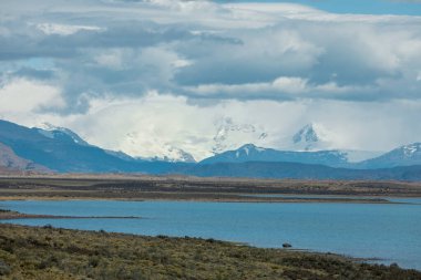 Iago Argentino ve karlı zirveler