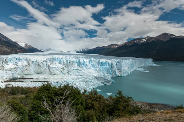 Perito Moreno冰川侧视图 — 图库照片