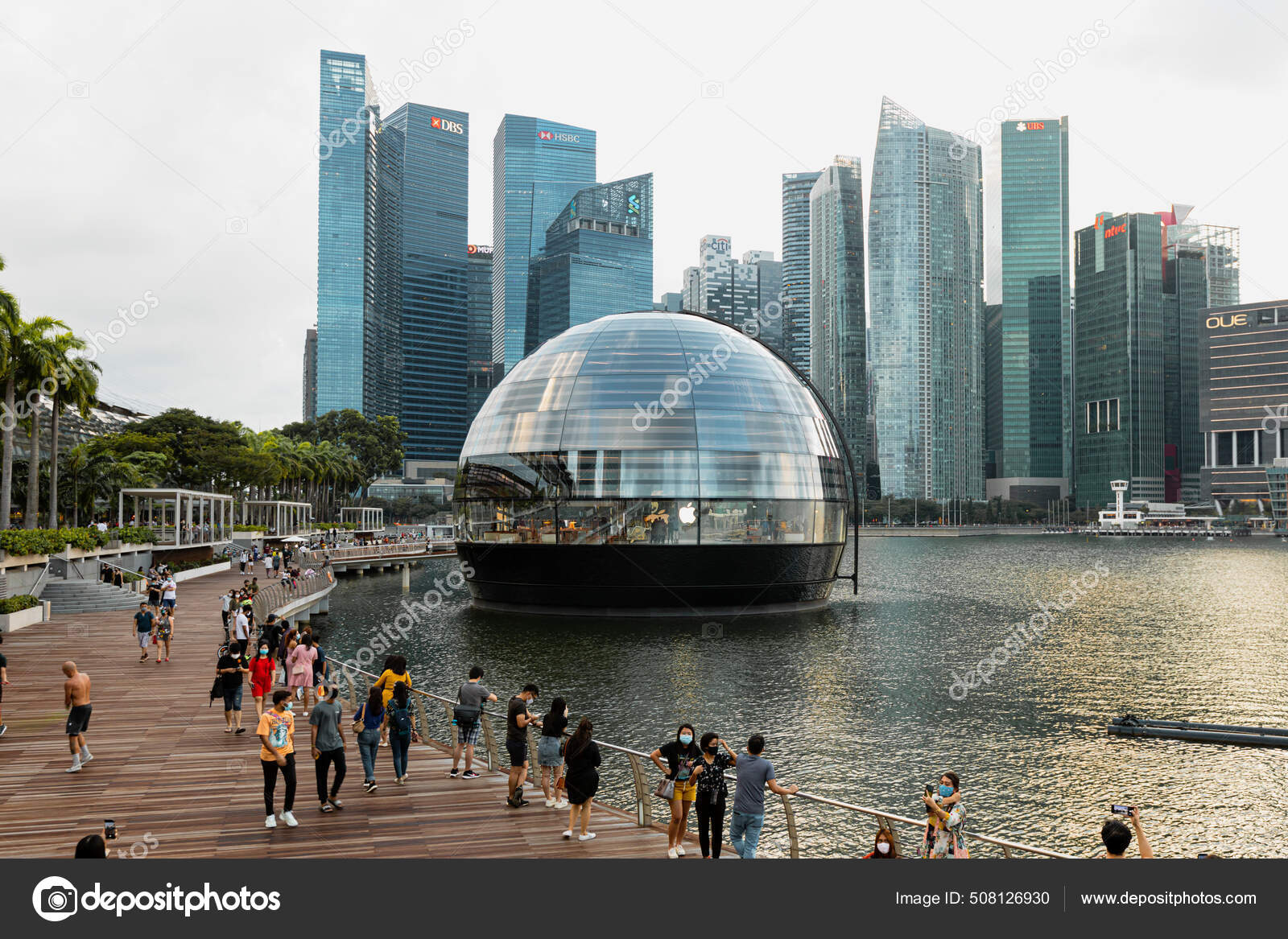 SINGAPORE - SEPTEMBER 20, 2020: Newest Apple Store in Marina Bay Sands on  September 20, 2020 in Singapore – Stock Editorial Photo © kucevalov  #508126930