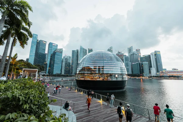 SINGAPUR - 20. září 2020: Apple Marina Bay Sands 20. září 2020 v Singapuru — Stock fotografie