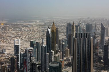 Şeyh Zayed 'in Dubai, BAE' deki gökdelenlerinin manzarası