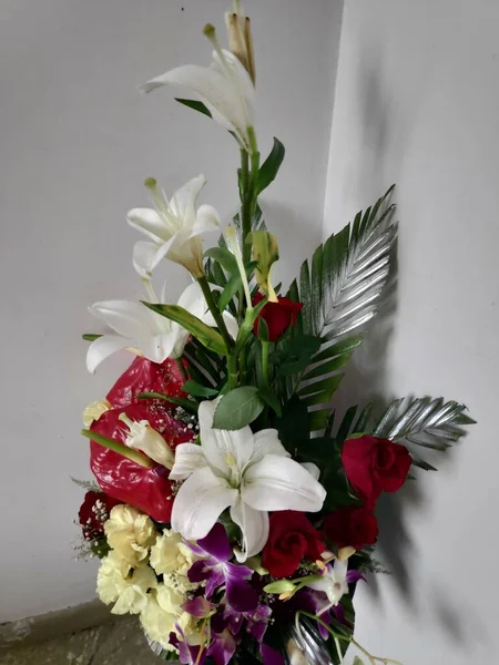 Csokor Virág Fehér Alapon — Stock Fotó