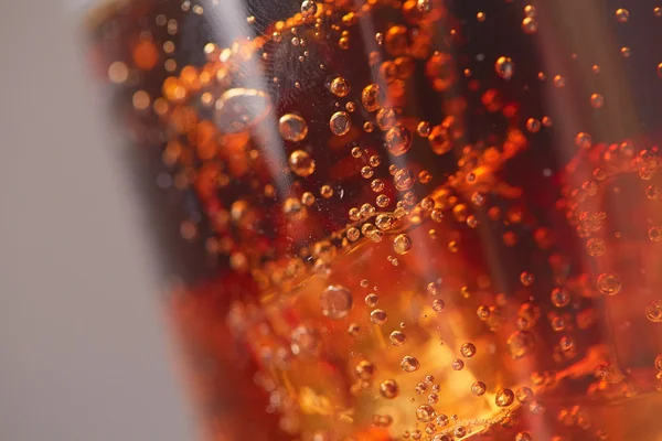 Whiskey with cola and ice — Stock Photo, Image