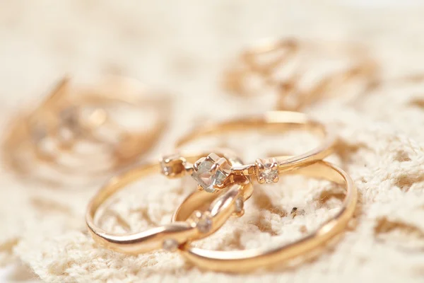 Több arany gyűrűk — Stock Fotó