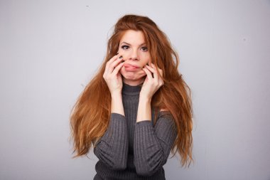 Güzel genç hoş olmayan kadın