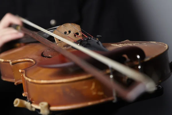 Tocar violino close-up — Fotografia de Stock