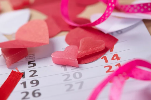 Серцях Валентина в календарі — стокове фото