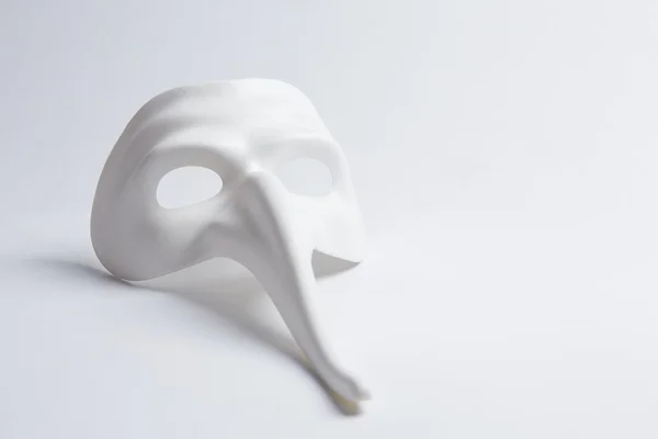 Fehér háttéren fehér velencei maszk — Stock Fotó