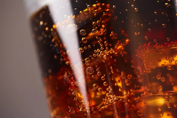 Whiskey with cola with ice closeup — Stock Photo, Image