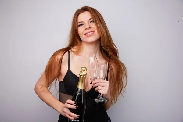 Femme avec champagne — Photo