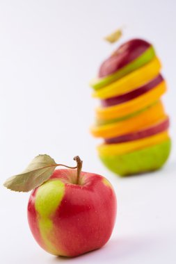 Kesilmiş meyve ve elma 