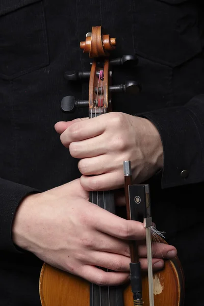 Jovem com violino — Fotografia de Stock