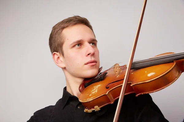 Homem tocando violino — Fotografia de Stock