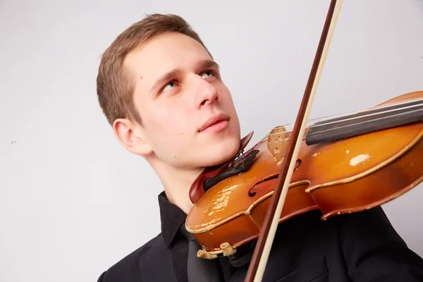 Homem tocando violino — Fotografia de Stock