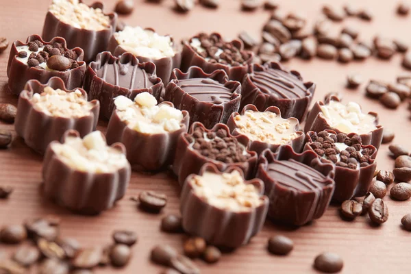 Choklad godis med kaffebönor — Stockfoto