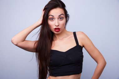 uzun saçlı seksi esmer