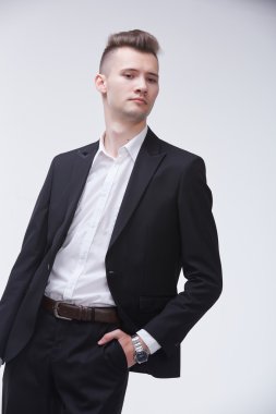 Kendine güvenen genç işadamı 