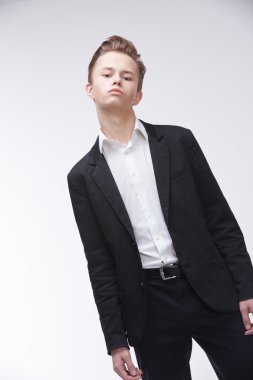 Kendine güvenen genç işadamı 