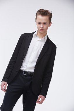 Kendine güvenen genç işadamı 