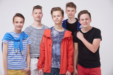 Eşofman birlikte genç erkeklerde