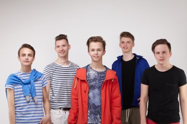 Eşofman birlikte genç erkeklerde