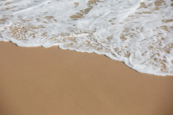 파도 함께 열 대 바다 해변 — 스톡 사진
