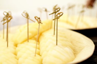 Tatlı olgun dilimlenmiş kavun