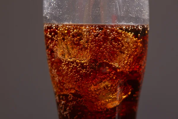 Whiskey with cola in glass — Stock Photo, Image