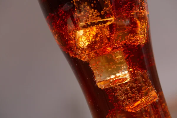 ウィスキー ガラスのコーラの — ストック写真