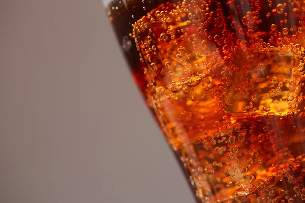 Whiskey with cola in glass — Stock Photo, Image