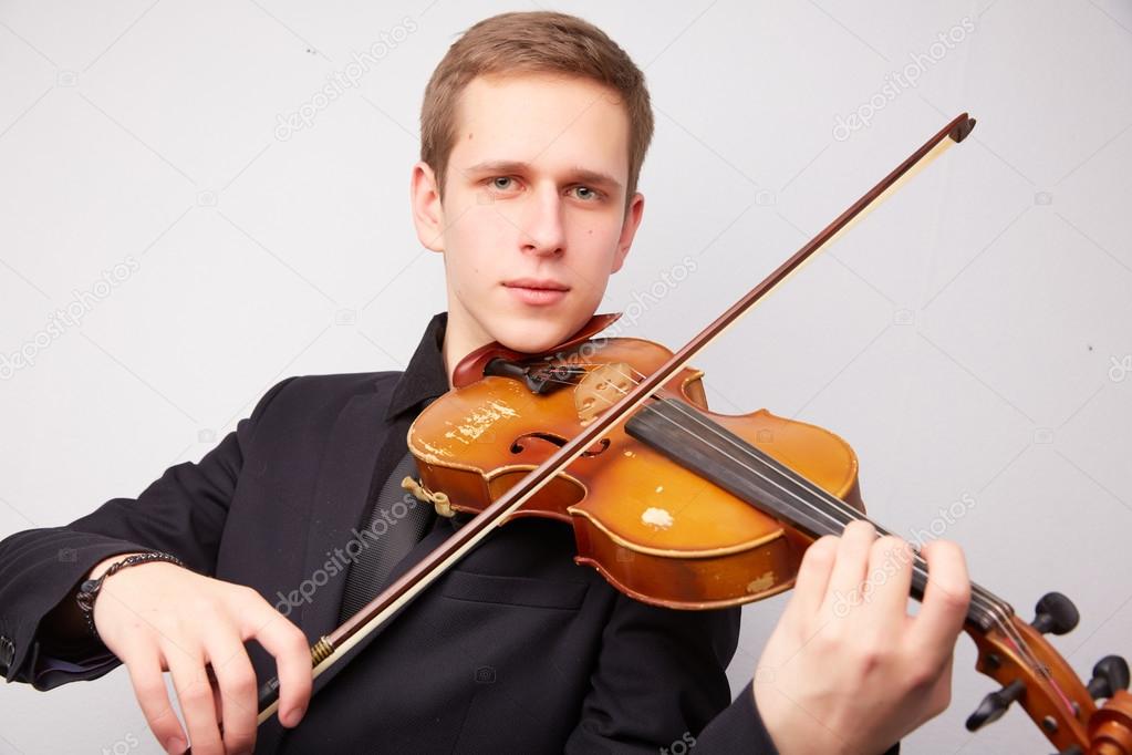 Man playing violin 