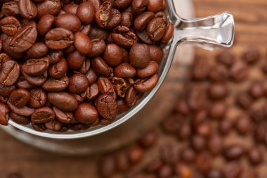 Taze kavrulmuş kahve çekirdekleri Kupası 