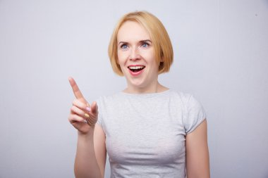 Güzel sarışın genç kadın Puan