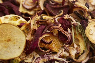 Lezzetli meyve cips karışımı