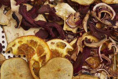 Lezzetli meyve cips karışımı