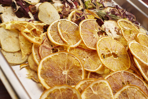 Смесь вкусных фруктовых чипсов
