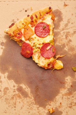 Sosis ile lezzetli Pizza