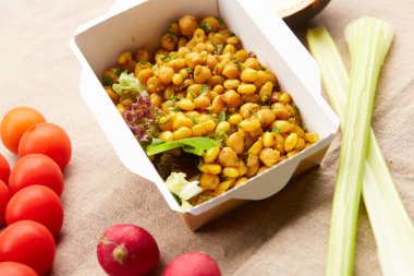 zerdeçal ile sebze ve fasulye