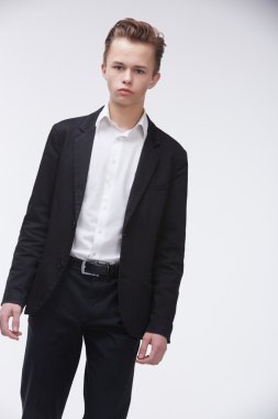 Kendine güvenen genç işadamı 