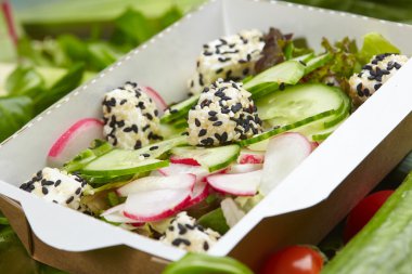 turp, salatalık ve peynir salatası