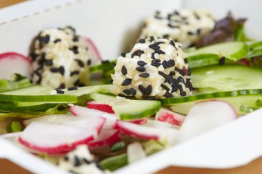 turp, salatalık ve peynir salatası