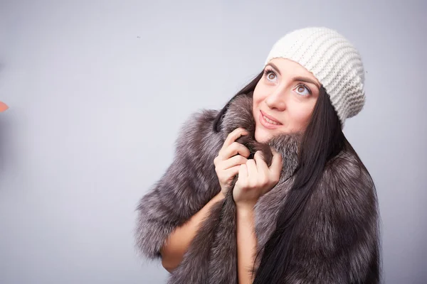 Woman in fur coat — Stock Photo, Image