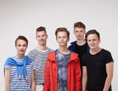 Eşofman birlikte genç erkeklerde