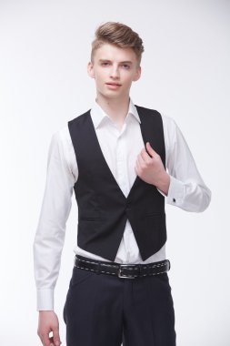 Kendine güvenen genç işadamı 