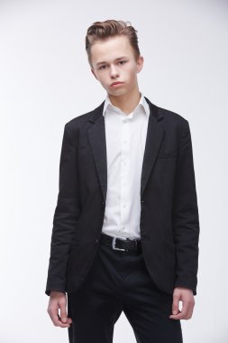 Kendine güvenen genç işadamı 