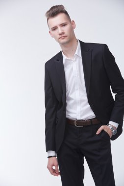 Kendine güvenen genç işadamı 