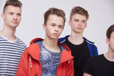 Eşofman birlikte genç erkeklerde