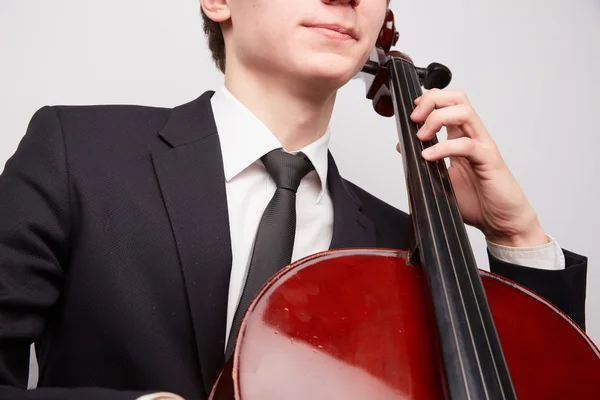 Jovem com violoncelo — Fotografia de Stock