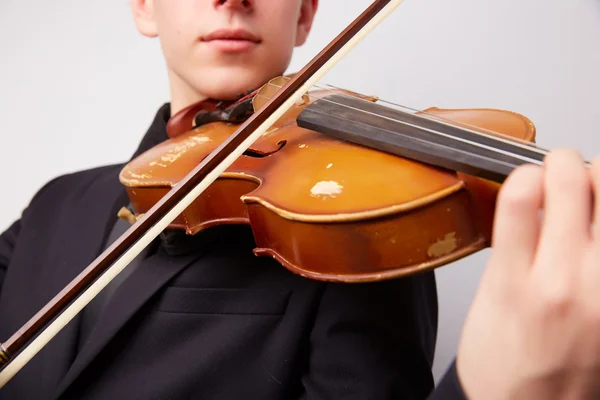 ビンテージ バイオリンを持つ男 — ストック写真