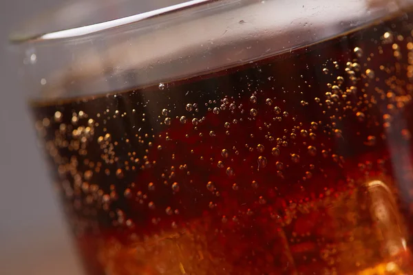 Whisky con cola con hielo — Foto de Stock